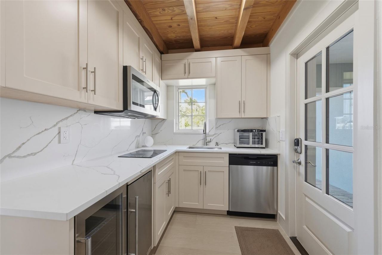 408 Jackson Drive, Sarasota, FL 34236 Photo