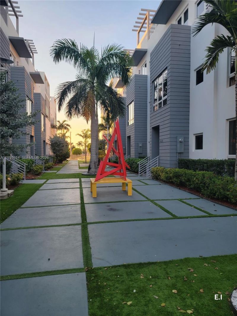 9133 NW 33rd St , Doral, FL 33172 Photo