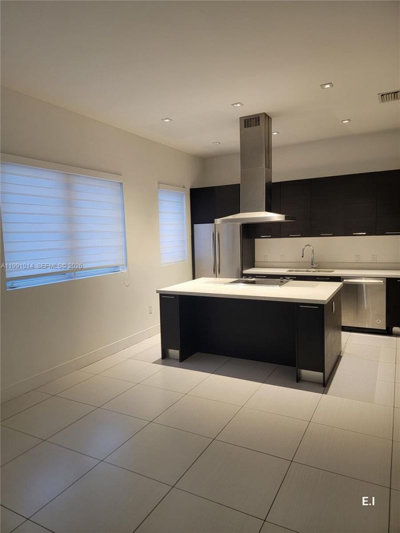 9133 NW 33rd St , Doral, FL 33172 Photo