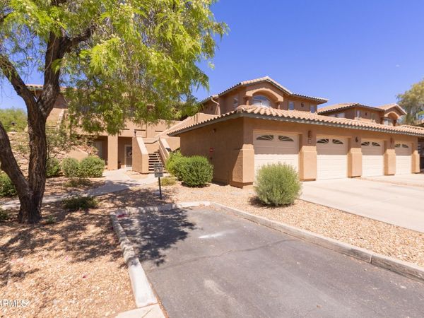 11500 E COCHISE Drive, Unit 2011, Scottsdale, AZ 85259