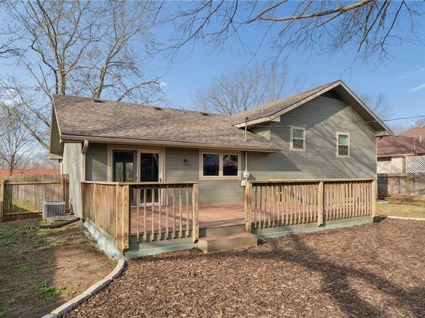 2916 Rimrock Drive, Lawrence, KS 66047