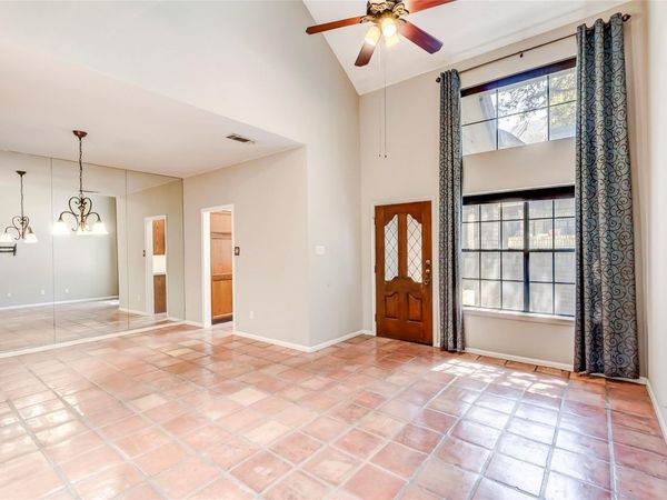 10819 Crown Colony DR, Unit 19, Austin, TX 78747