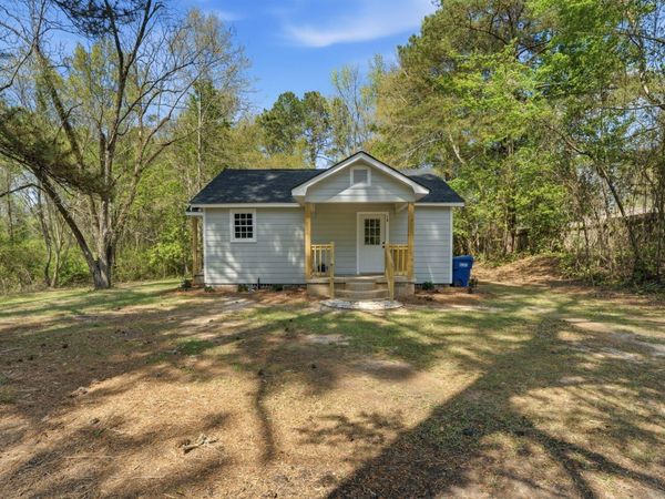 18 E 2nd Ave., Bay Springs, MS 39422