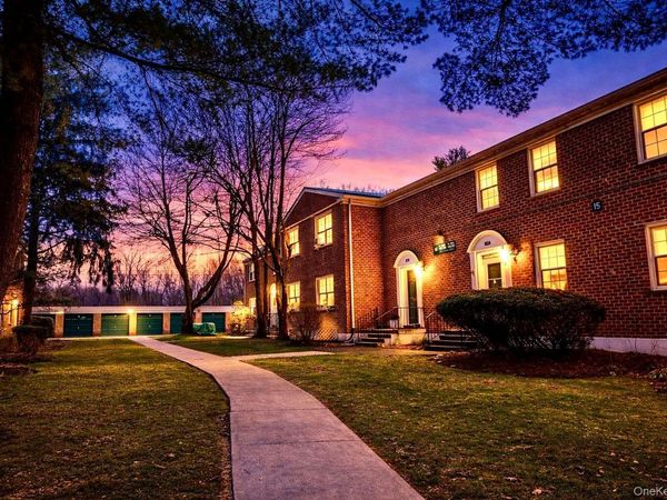 15 Fieldstone Drive, Unit 143, Hartsdale, NY 10530