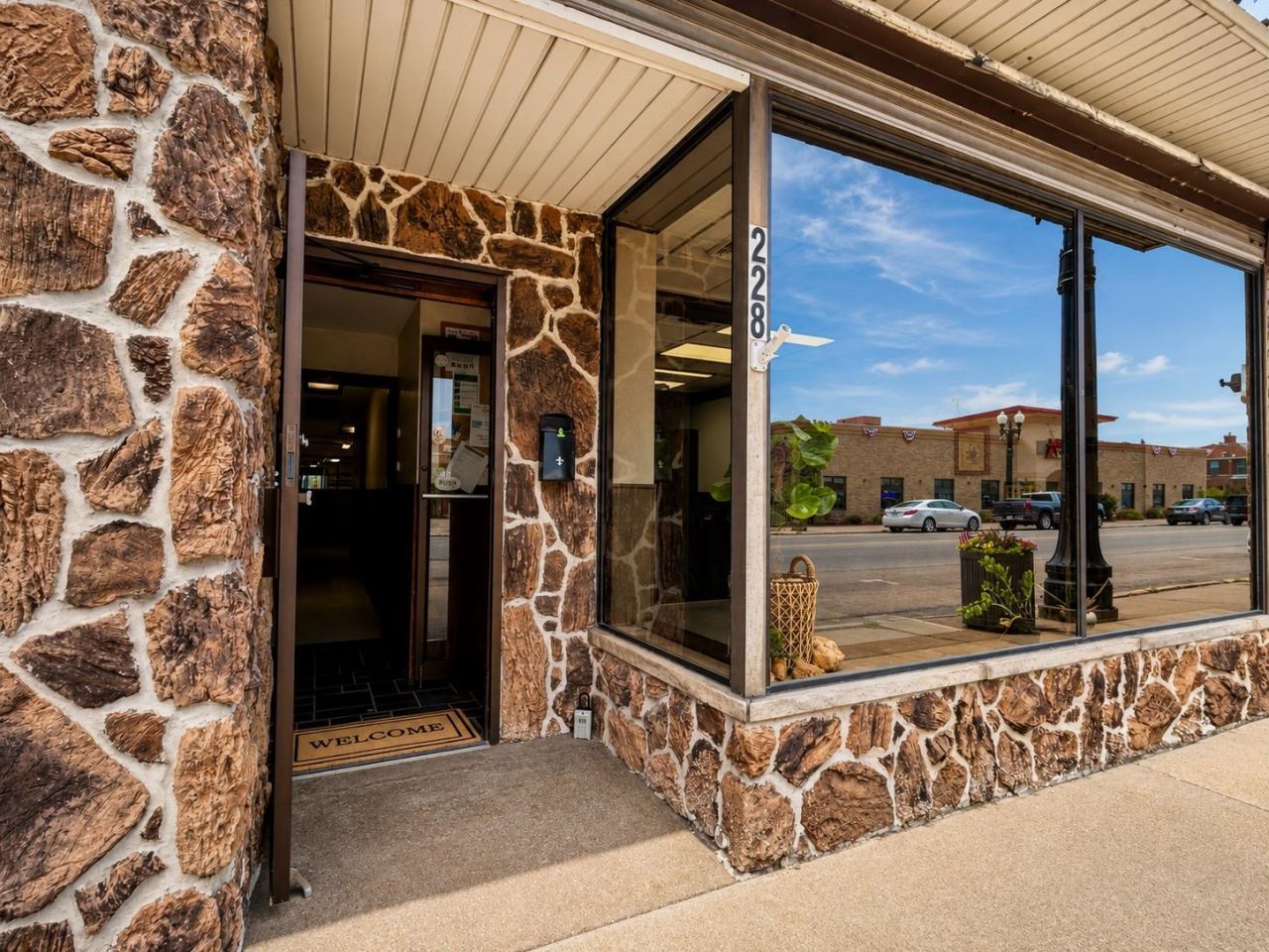 228 Main Street, SAVANNA, IL 61074