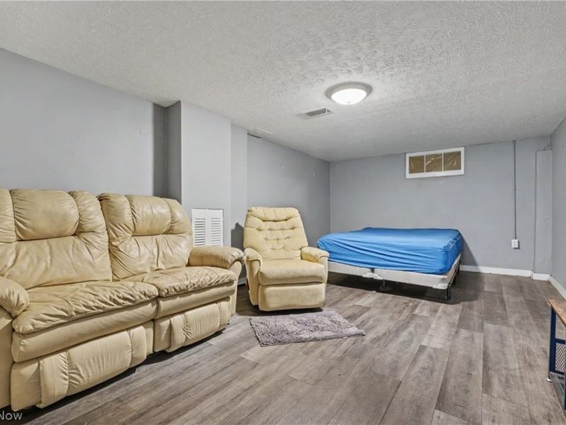 1623 Sunset Avenue, Akron, OH 44301 Photo 19