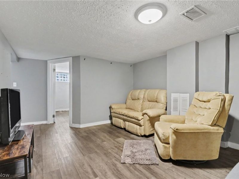 1623 Sunset Avenue, Akron, OH 44301 Photo 20