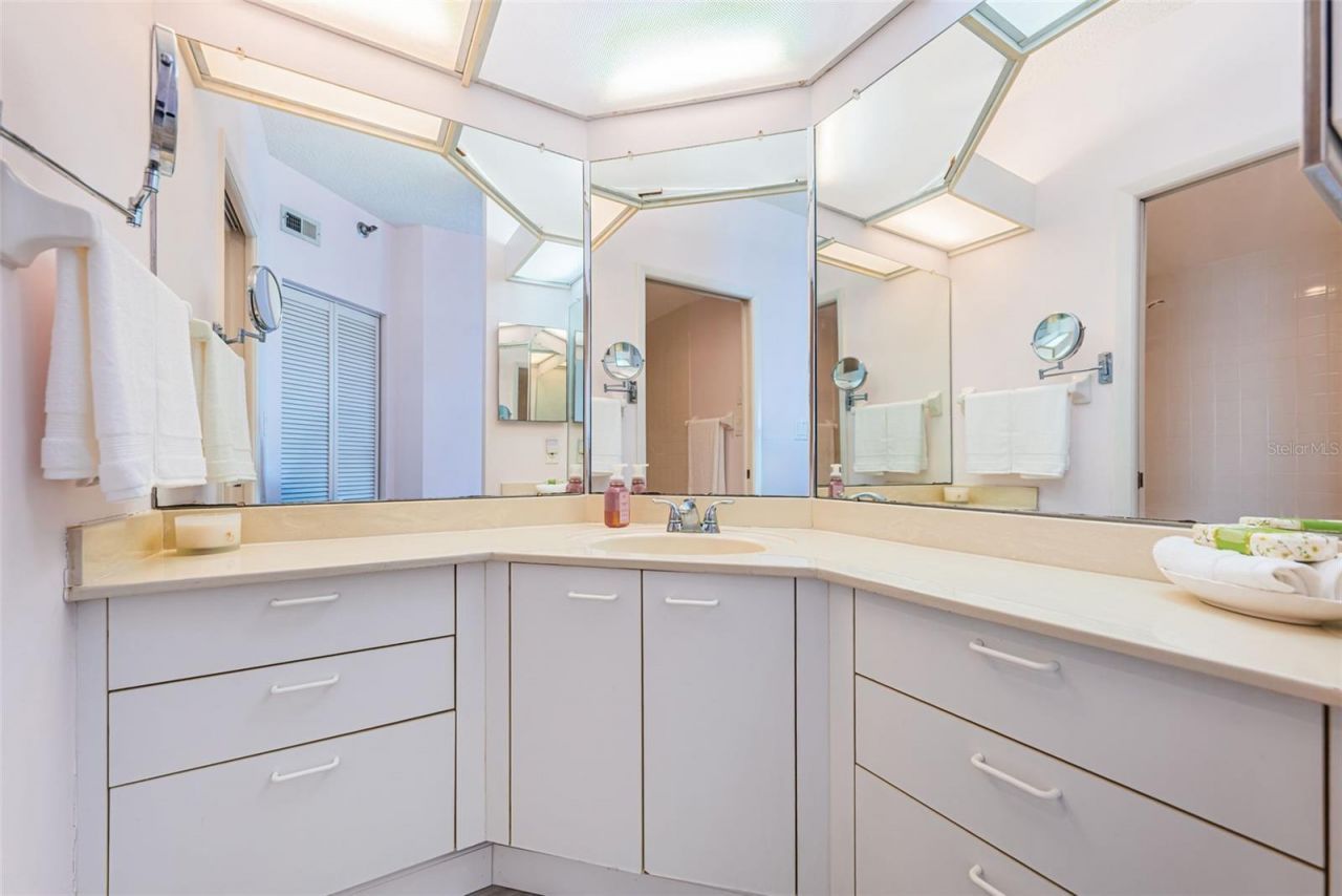 7979 Sailboat Key Boulevard S, Unit 205, South Pasadena, FL 33707 Photo