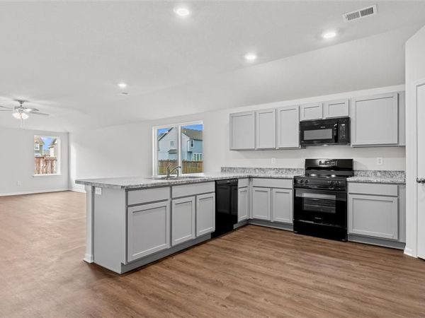 465 Valley View Drive, Tonganoxie, KS 66086