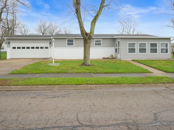 9109 W Sutherland Avenue, Yorktown, IN 47396