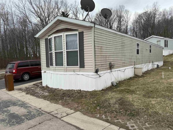 W211N11863 Hilltop Drive, Unit D14, Germantown, WI 53022