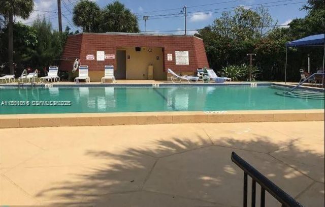 2061 NW 47th Ter, Unit 205, Lauderhill, FL 33313 Photo