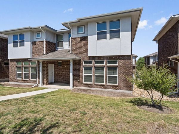 605 W South ST, Unit 32, Leander, TX 78641