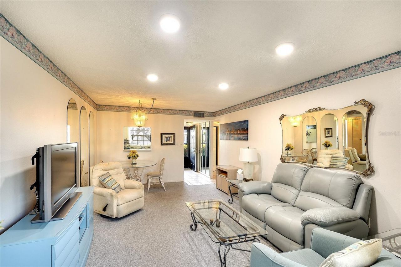 305 47th Avenue Drive W, Unit 146, Bradenton, FL 34207 Photo