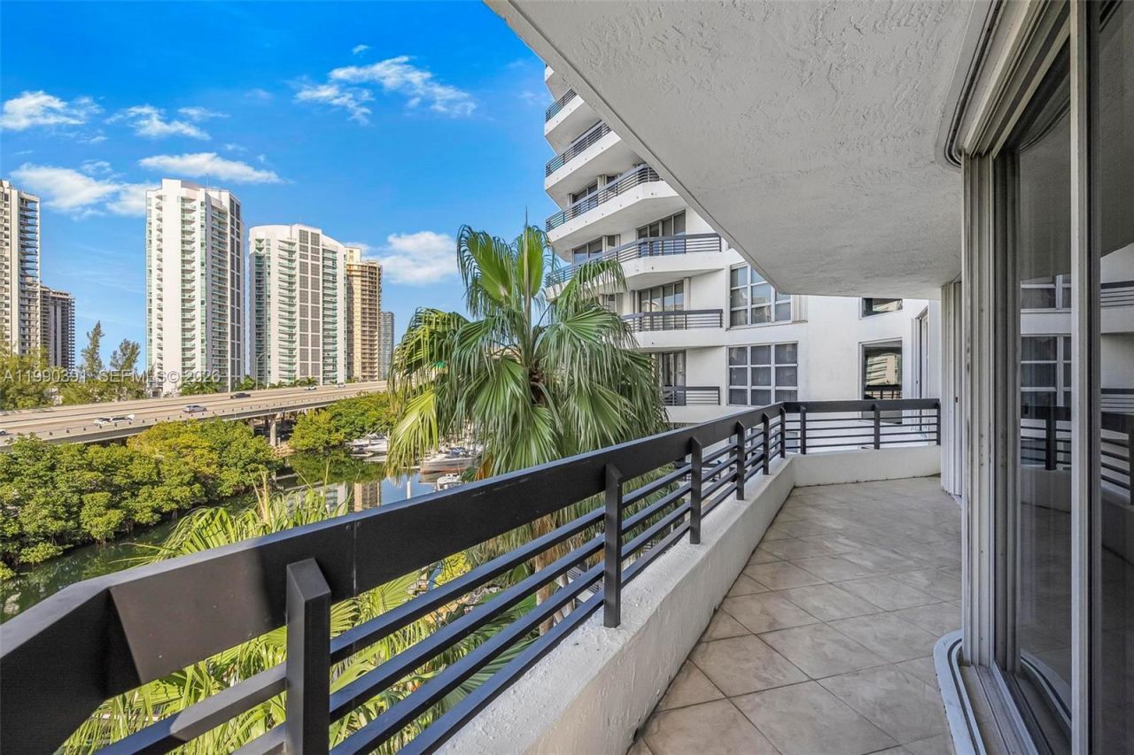 3500 Mystic Pointe Dr , Unit 604, Aventura, FL 33180 Photo