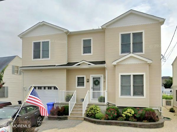 37 Frank Drive, Manahawkin, NJ 08050