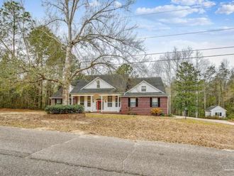 1363 Water Oaks Trl Cantonment, FL 32533