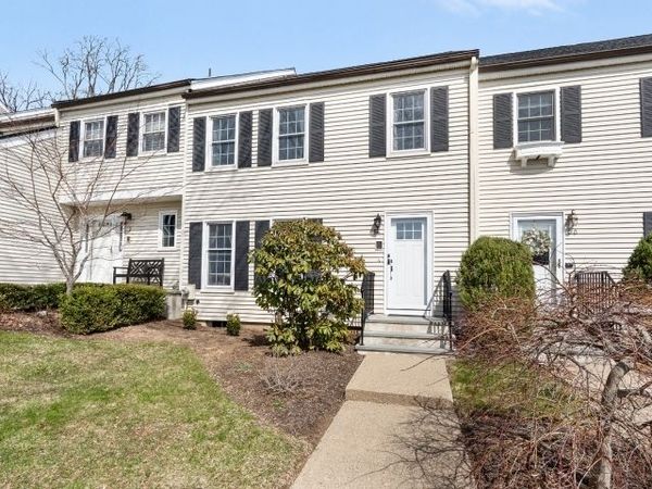 54 Wexford Dr, Mendham, NJ 07945