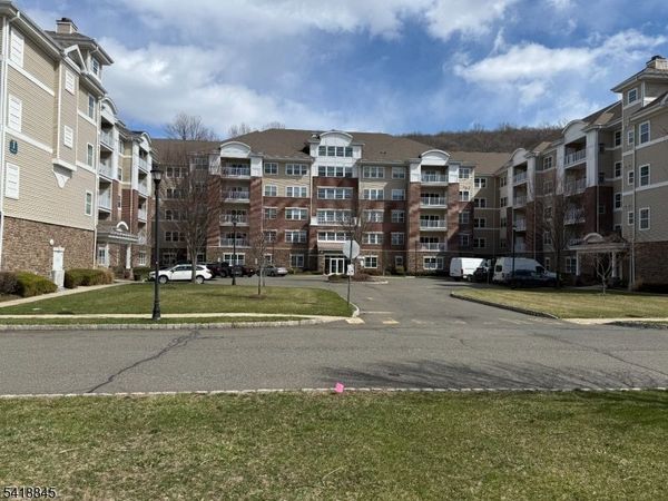 1118 Warrens Way, Wanaque, NJ 07465