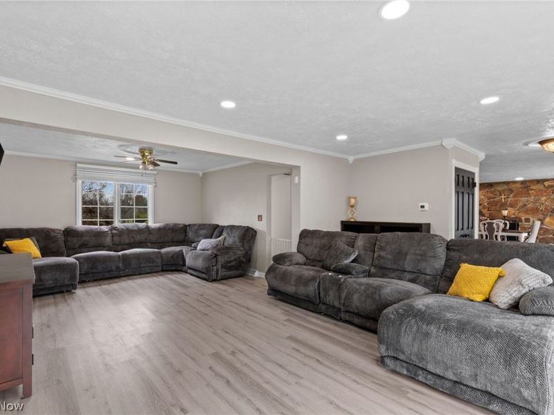 504 Greenbrier Court, Steubenville, OH 43953 Photo 12