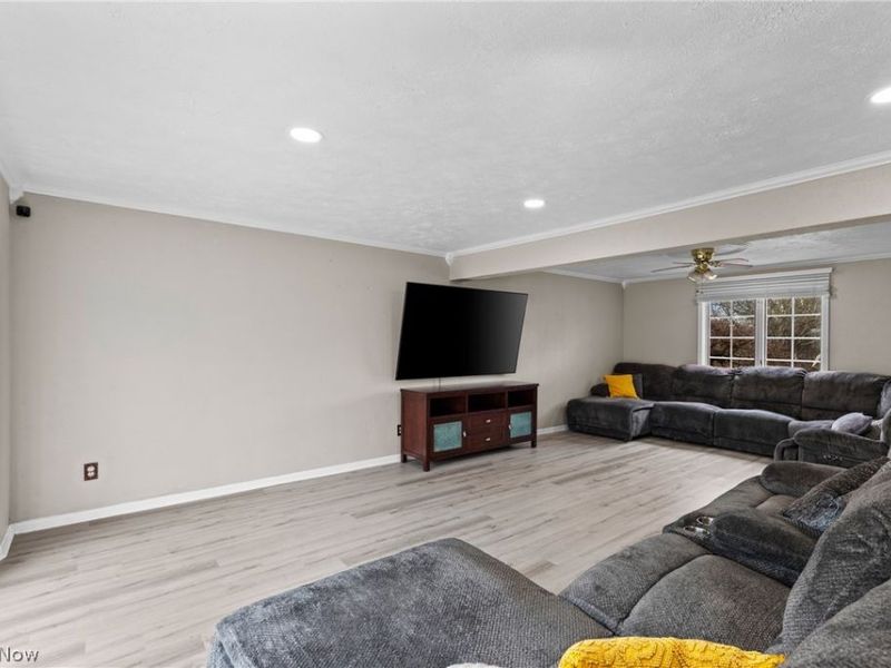 504 Greenbrier Court, Steubenville, OH 43953 Photo 13