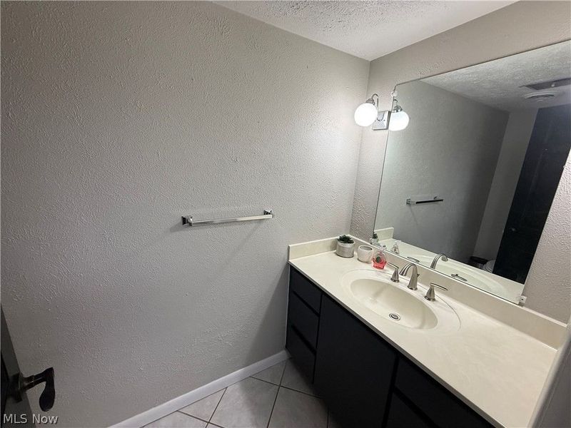 504 Greenbrier Court, Steubenville, OH 43953 Photo 18