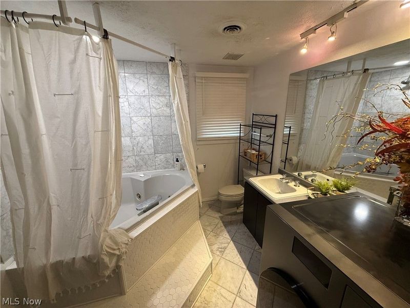 504 Greenbrier Court, Steubenville, OH 43953 Photo 25