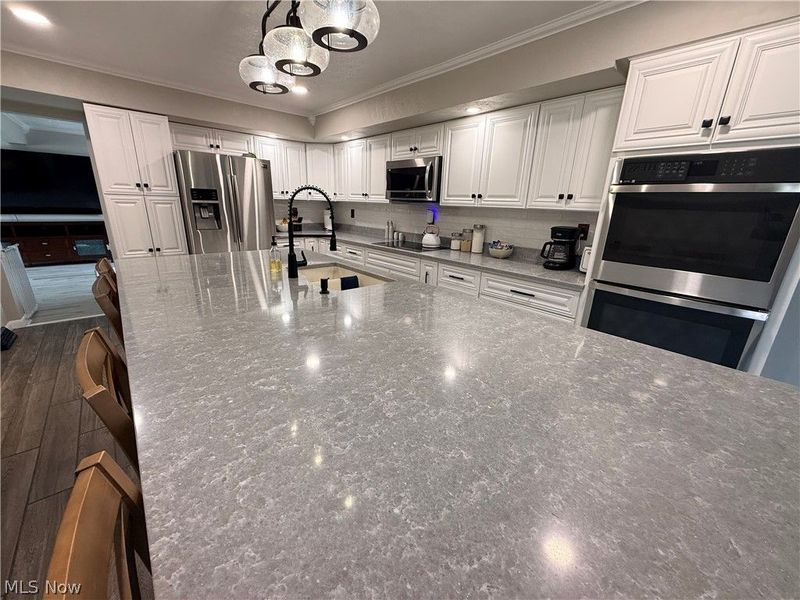 504 Greenbrier Court, Steubenville, OH 43953 Photo 9