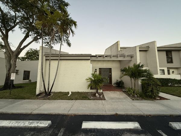 1097 NW 98th Terrace, Unit 110, Pembroke Pines, FL 33024