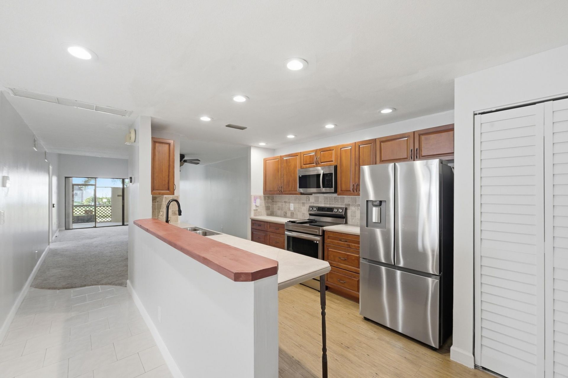 1097 NW 98th Terrace, Unit 110, Pembroke Pines, FL 33024 Photo