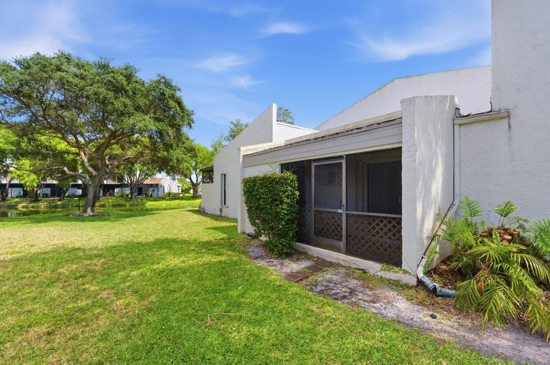 1097 NW 98th Terrace, Unit 110, Pembroke Pines, FL 33024 Photo