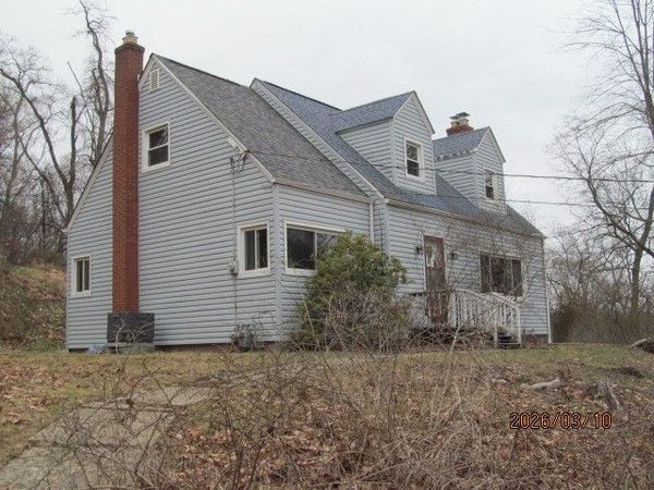 5924 Kings School Rd, Bethel Park, PA 15102