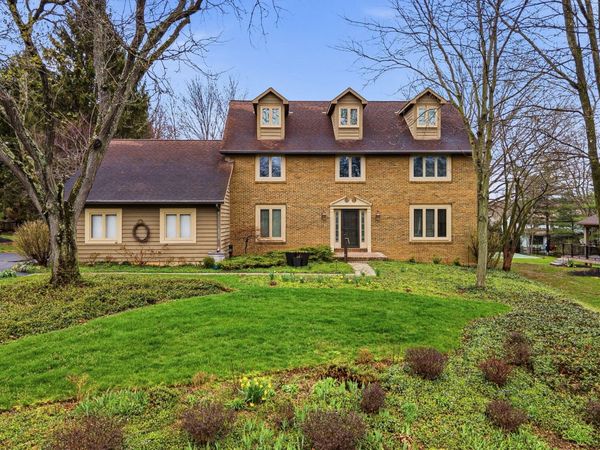 742 Gatehouse Lane , Columbus, OH 43235