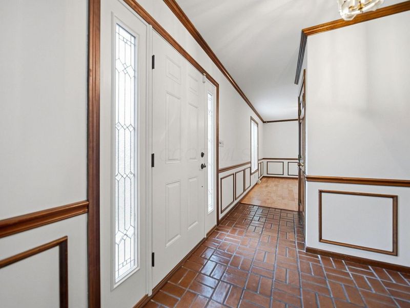 742 Gatehouse Lane , Columbus, OH 43235 Photo 2