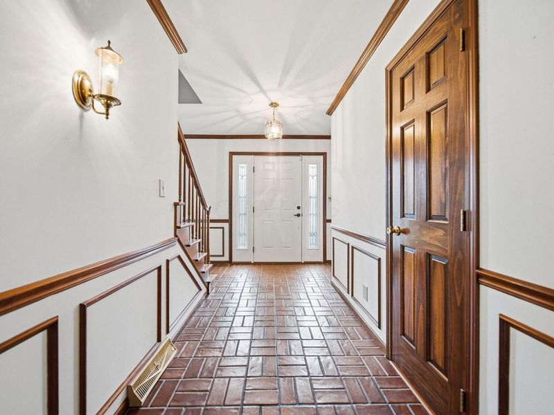 742 Gatehouse Lane , Columbus, OH 43235 Photo 6