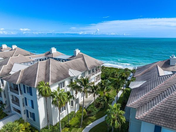 30 Beachside Drive, Unit 302, Vero Beach, FL 32963