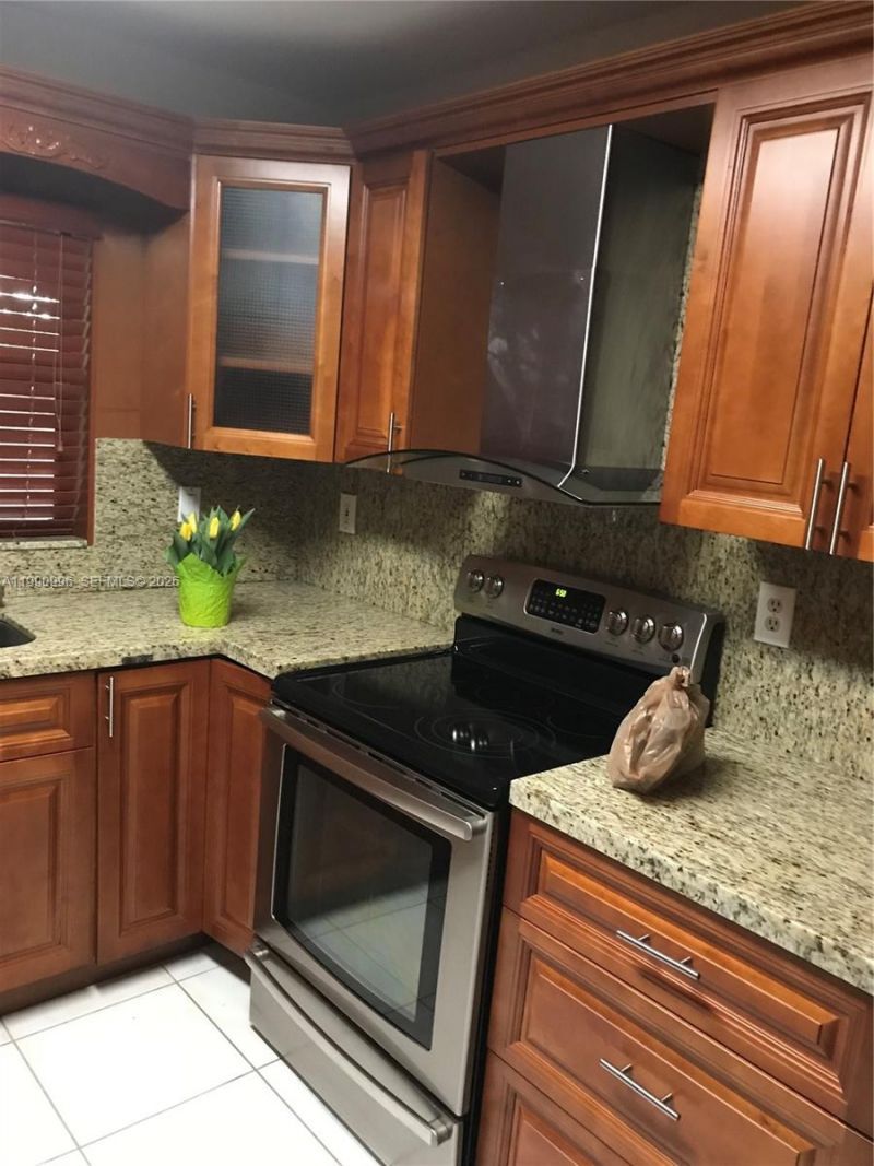 10337 NW 9th Street Cir , Unit 1, Miami, FL 33172 Photo