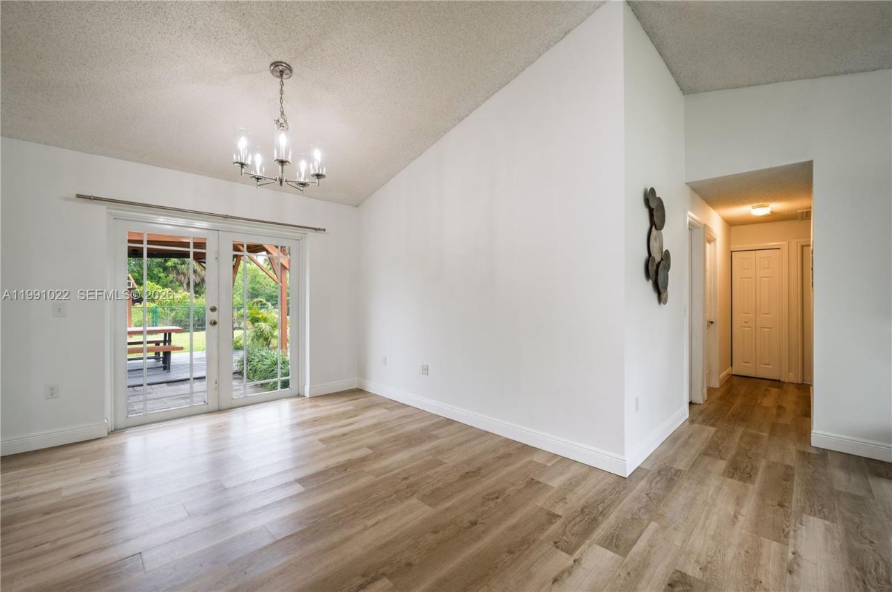 401 NW 83rd Way, Pembroke Pines, FL 33024 Photo