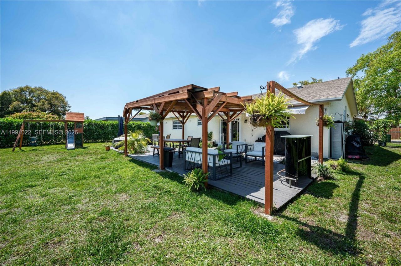 401 NW 83rd Way, Pembroke Pines, FL 33024 Photo