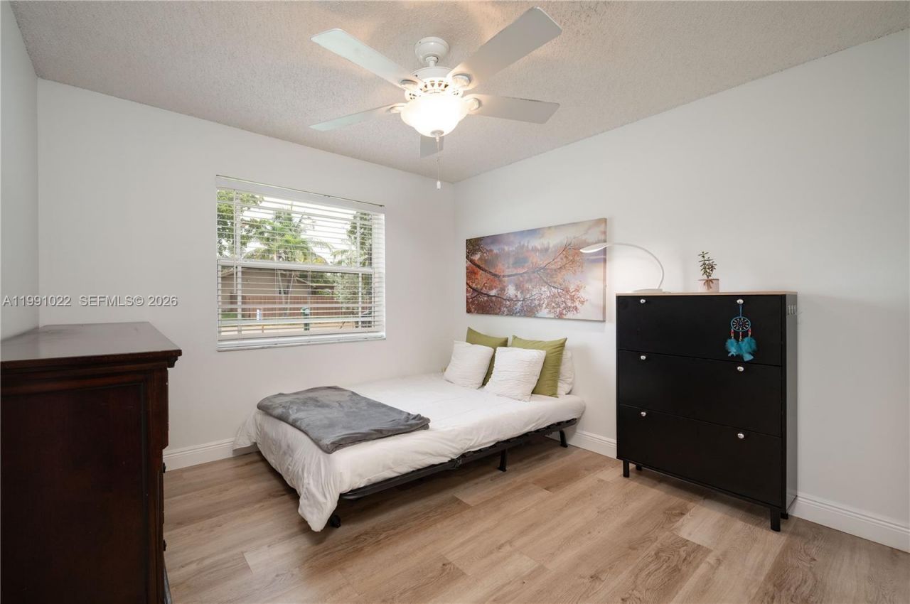 401 NW 83rd Way, Pembroke Pines, FL 33024 Photo