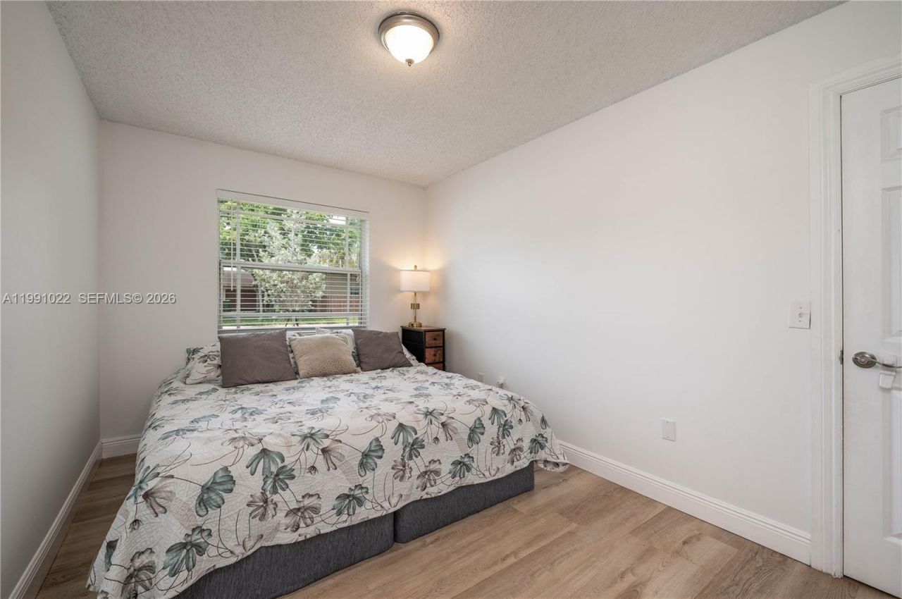 401 NW 83rd Way, Pembroke Pines, FL 33024 Photo