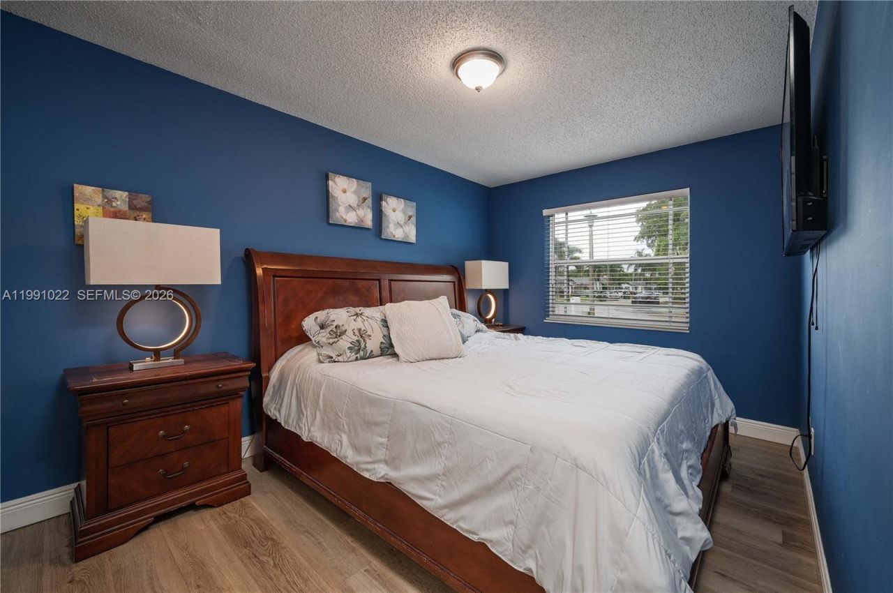 401 NW 83rd Way, Pembroke Pines, FL 33024 Photo