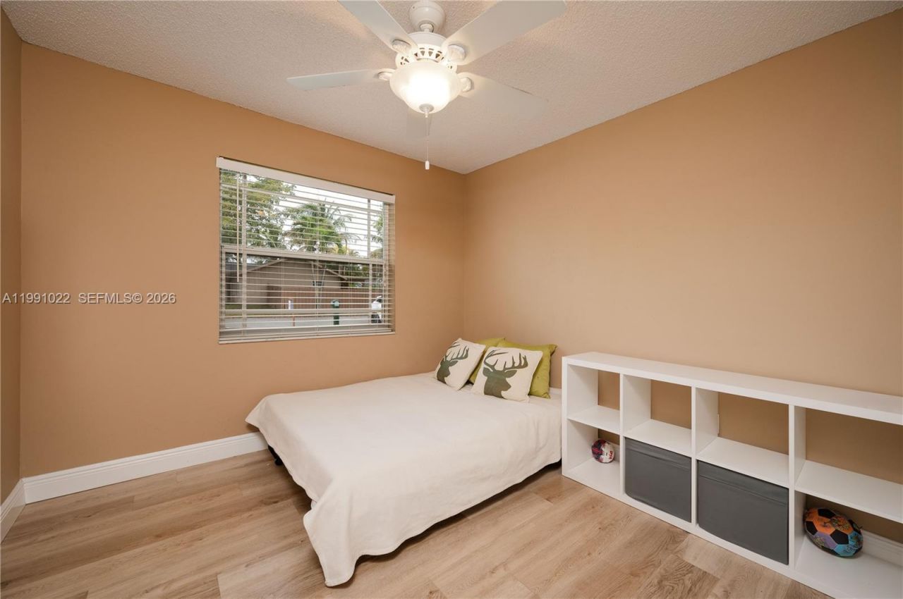 401 NW 83rd Way, Pembroke Pines, FL 33024 Photo