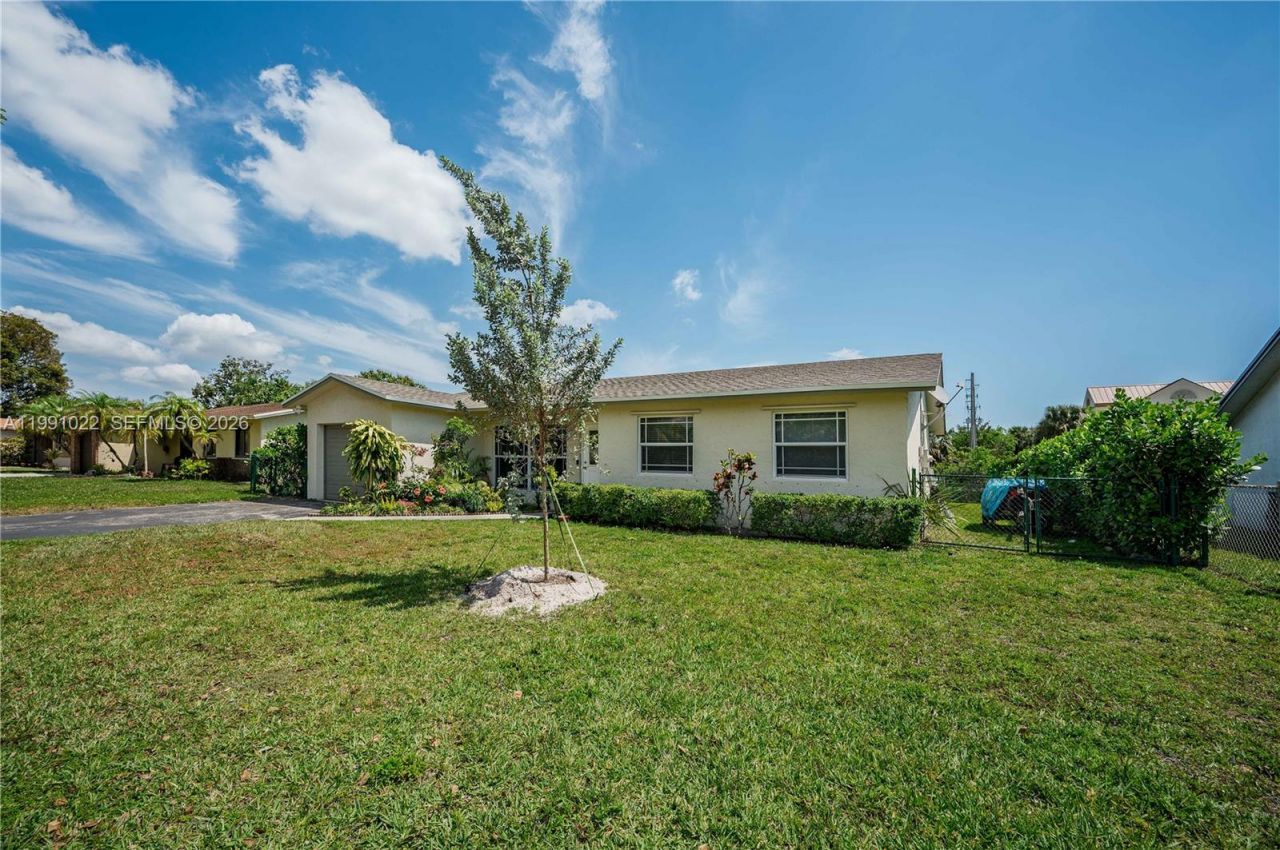 401 NW 83rd Way, Pembroke Pines, FL 33024 Photo