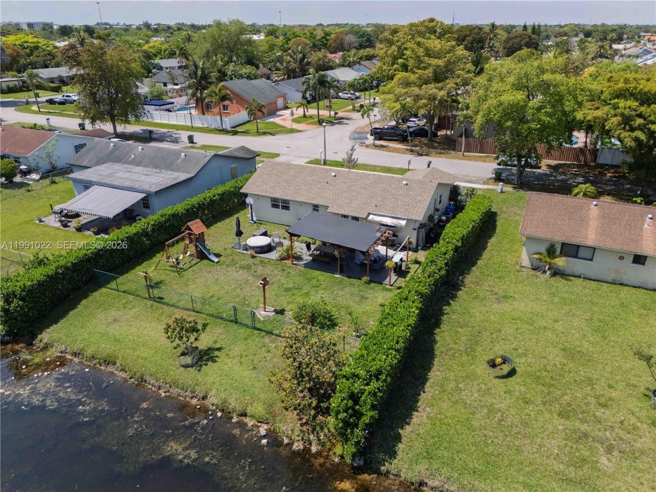 401 NW 83rd Way, Pembroke Pines, FL 33024 Photo