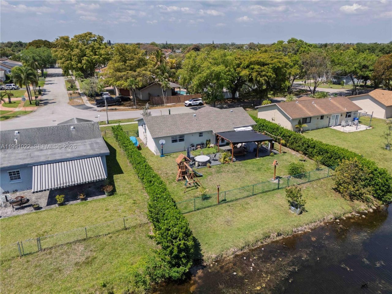 401 NW 83rd Way, Pembroke Pines, FL 33024 Photo