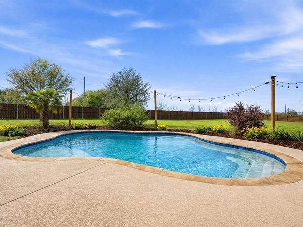 105 Devonshire Drive, Waxahachie, TX 75167