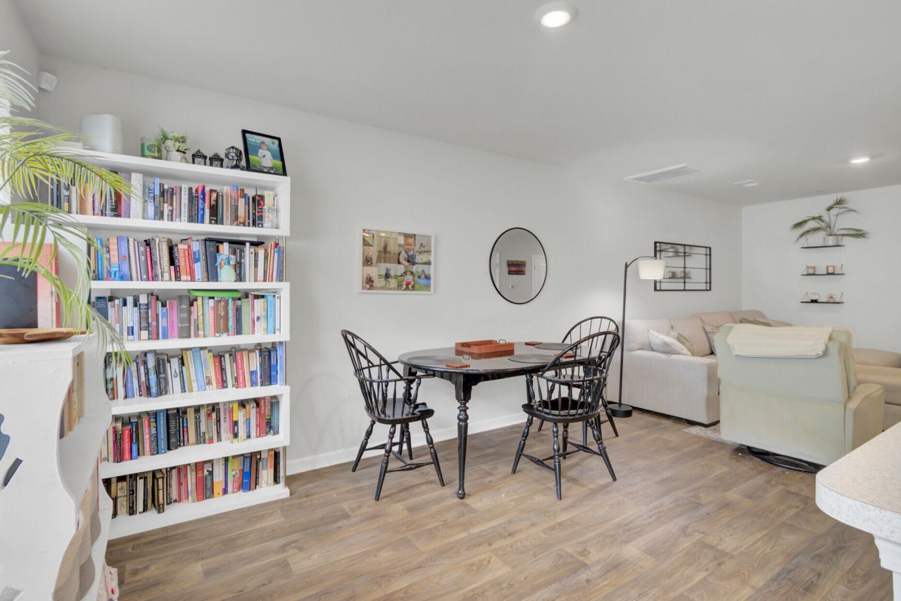 102 Rosefield Court Photo 11