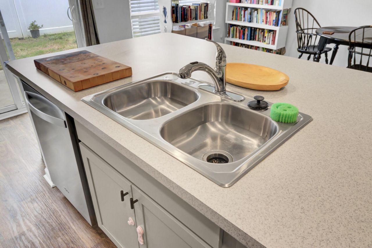 102 Rosefield Court Photo 17