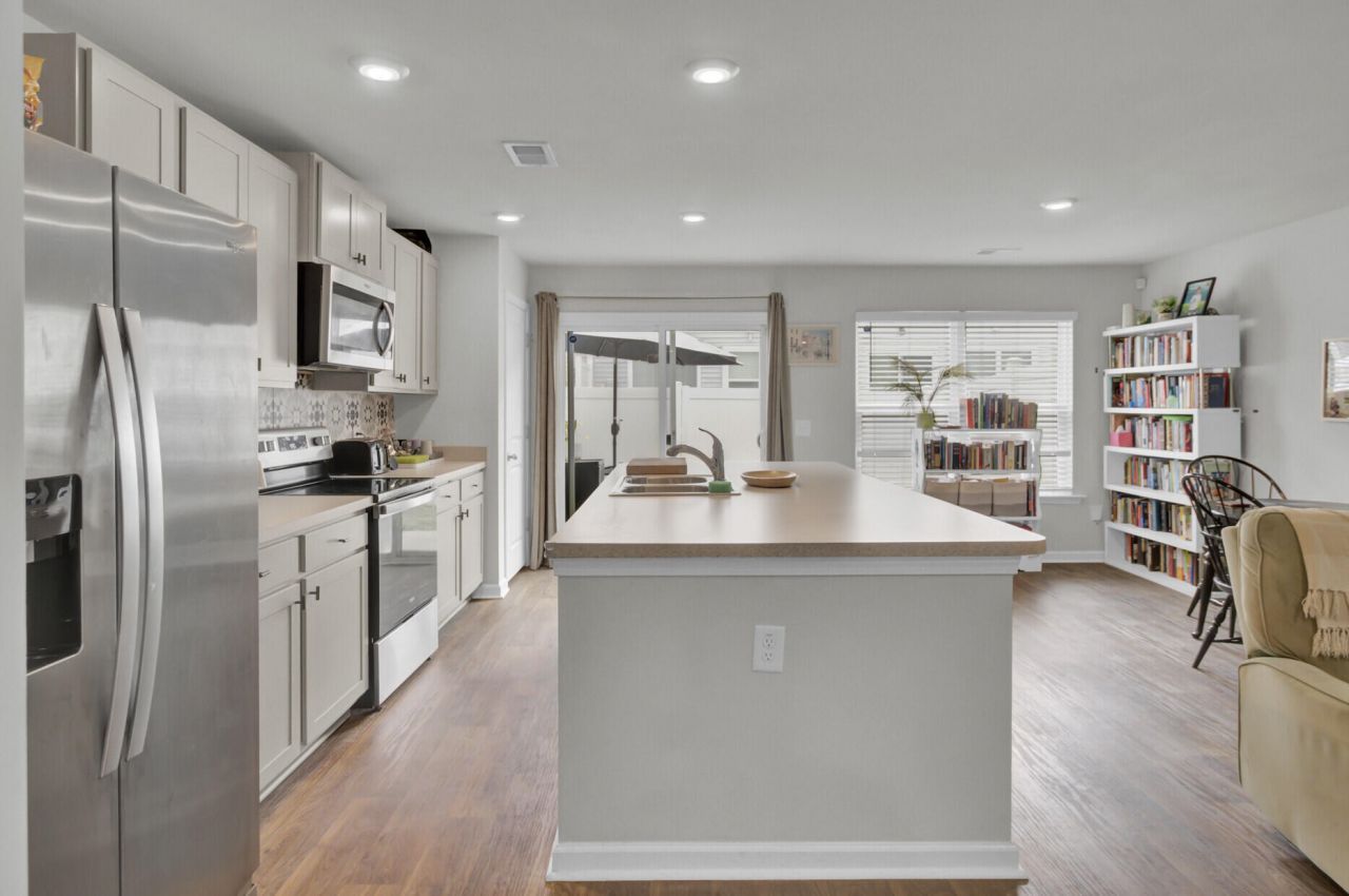 102 Rosefield Court Photo 18